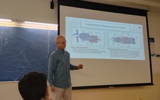 Pamiątkowe zdjęcie po zajęciach w Terrassa School of Industrial, Aerospace and Audiovisual Engineering