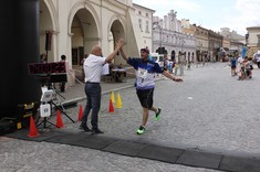 Finisz Maratonu Galicya na Jarosłwskim rynku (2016)