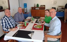 Zdjęcie ze wspólnego lunchu